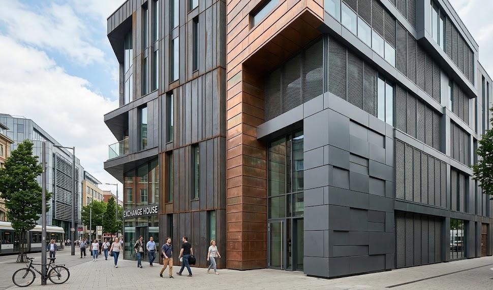 Bardage métallique pour les façades commerciales