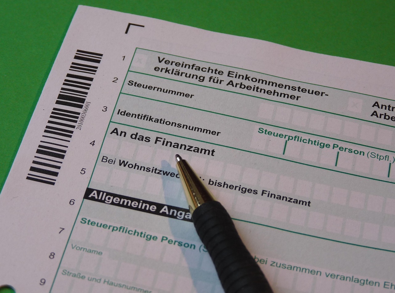 découvrez les ajustements de l'impôt sur les sociétés pour optimiser votre fiscalité d'entreprise et assurer la conformité aux réglementations en vigueur.