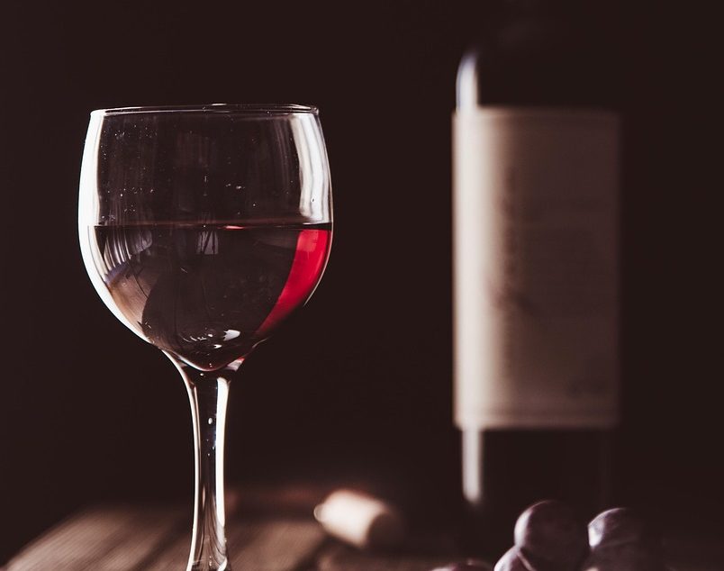 découvrez les vins rouges de la vallée du rhône, célèbres pour leur richesse aromatique et leur caractère unique, issus des meilleurs terroirs français.