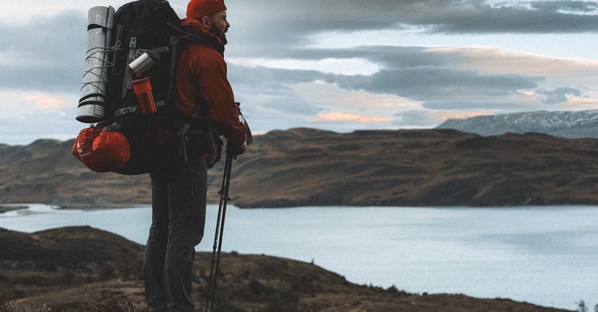 découvrez notre checklist complète pour le backpacking : tout le matériel essentiel à emporter pour une aventure réussie et sans stress.