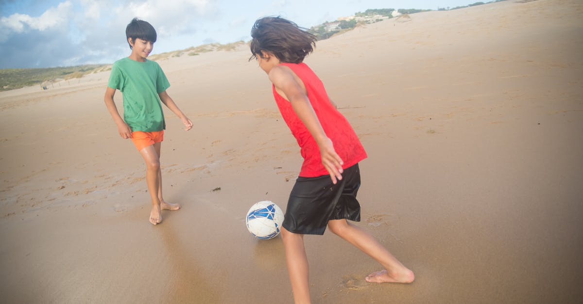 découvrez des activités amusantes à faire avec vos enfants à la plage pour des moments inoubliables en famille.