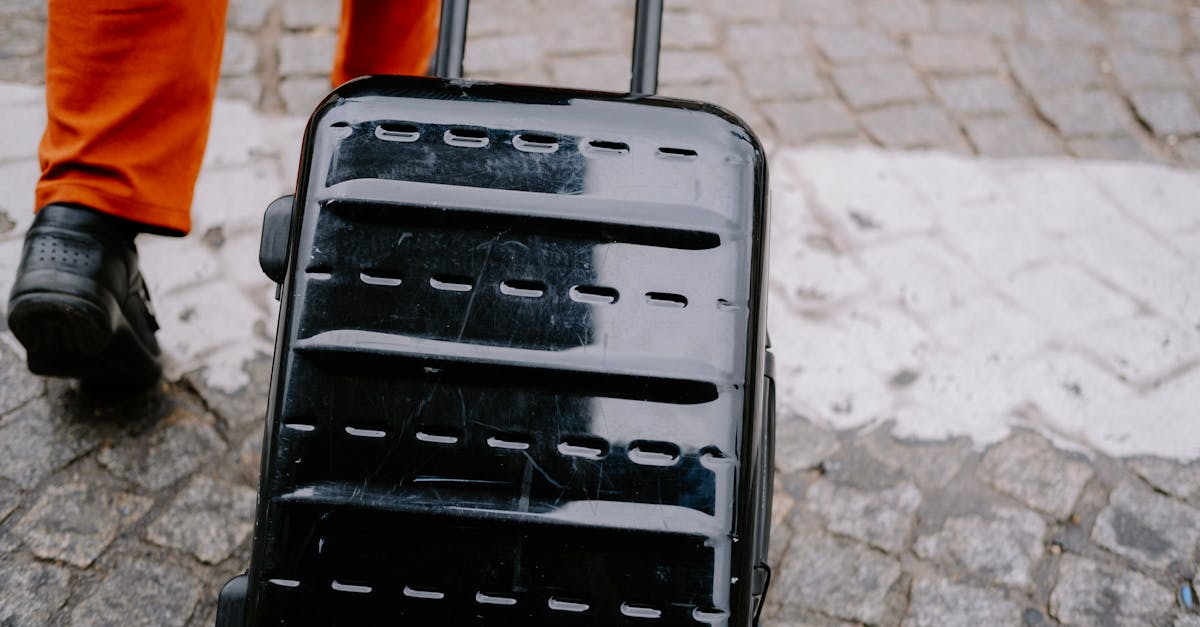 découvrez tout ce qu'il faut savoir sur les frais et procédures liés aux excédents de bagages lors de vos voyages. conseils pour éviter les coûts supplémentaires et bien préparer vos valises.