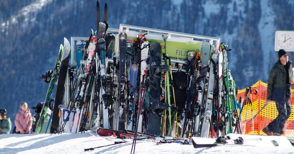 découvrez nos conseils essentiels pour bien préparer votre matériel de ski et organiser votre sac efficacement pour vos aventures en montagne.