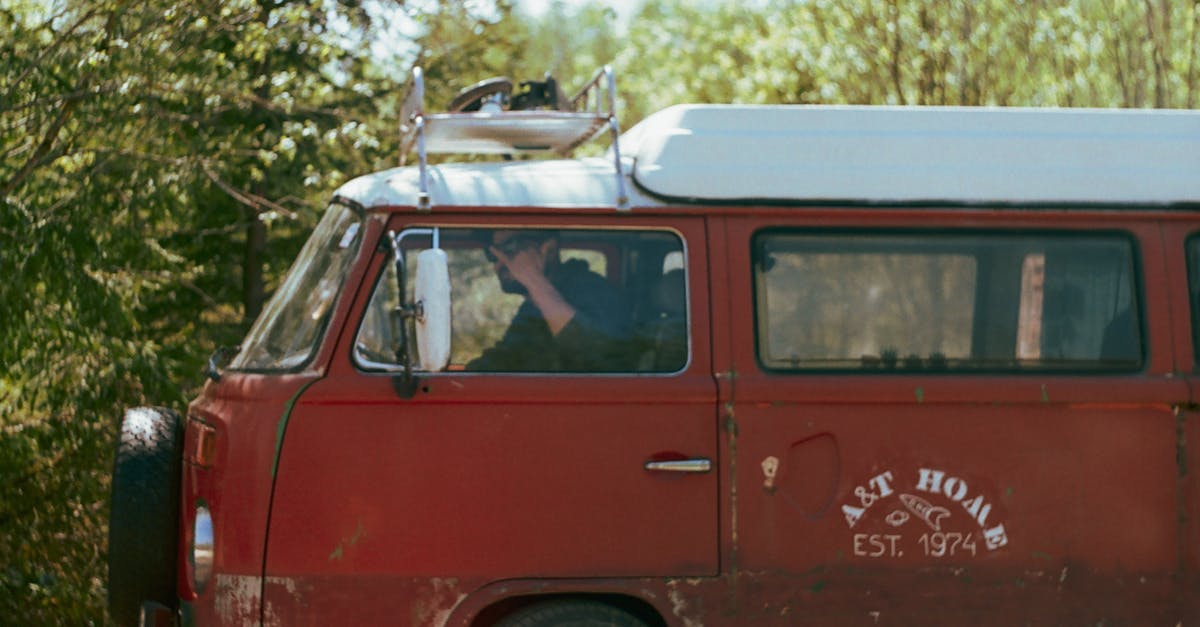 découvrez l'aventure ultime en van pour un road trip inoubliable à travers des paysages pittoresques. conseils, itinéraires et astuces pour voyager librement et confortablement.