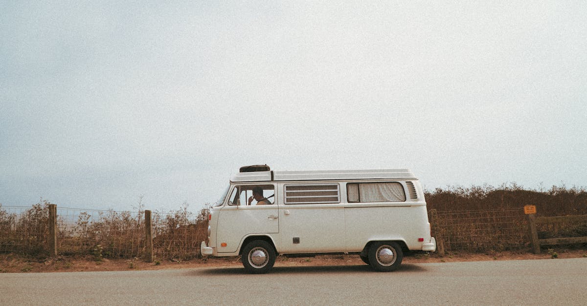 découvrez l'aventure ultime du van road trip : liberté, paysages époustouflants et escapades sur mesure pour des souvenirs inoubliables.