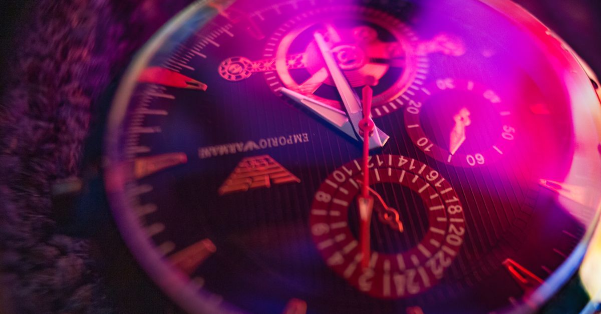 gravure de cadrans de montres : personnalisez et sublimez votre montre avec des motifs uniques et élégants.