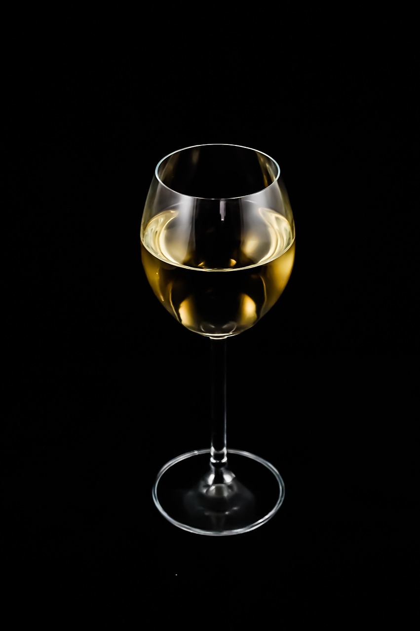 découvrez les solutions pour préserver la stabilité du vin sans sulfites et répondre aux exigences de l’exportation.